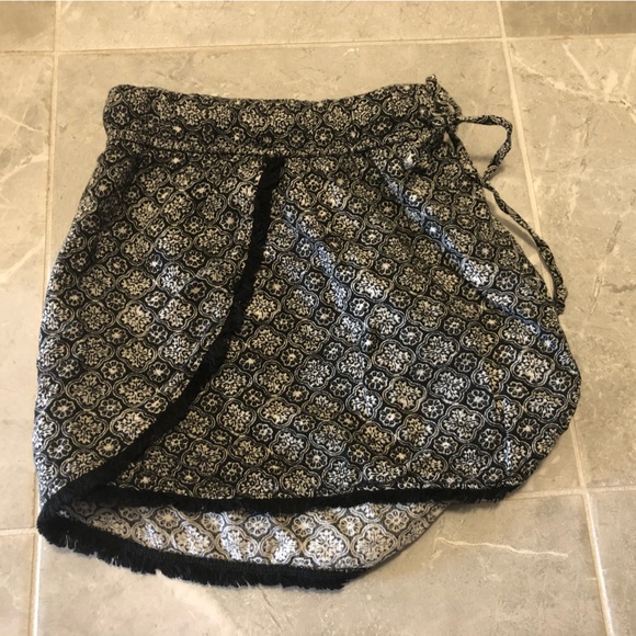 American Eagle High Waisted Short Shorts - Picture 8 of 8